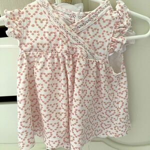 Kissy Kissy heart rose top with snap buttons on back 6-9 mo EUC